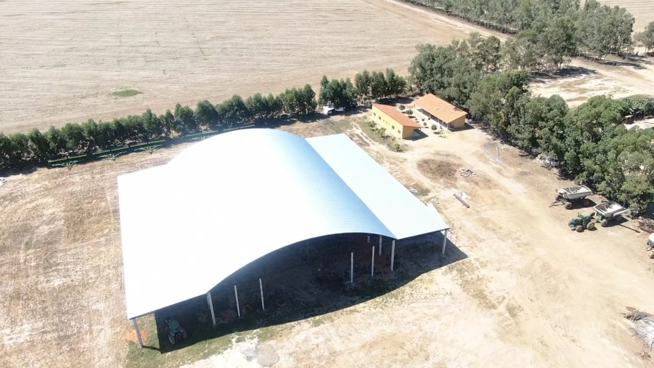 Galpão de Máquinas e Oficina